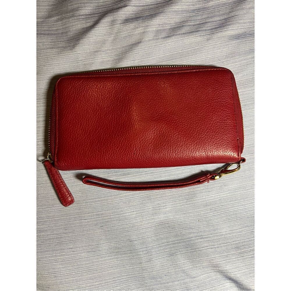 Kenneth Cole Red wallet with gold hardware - Picture 2 of 6